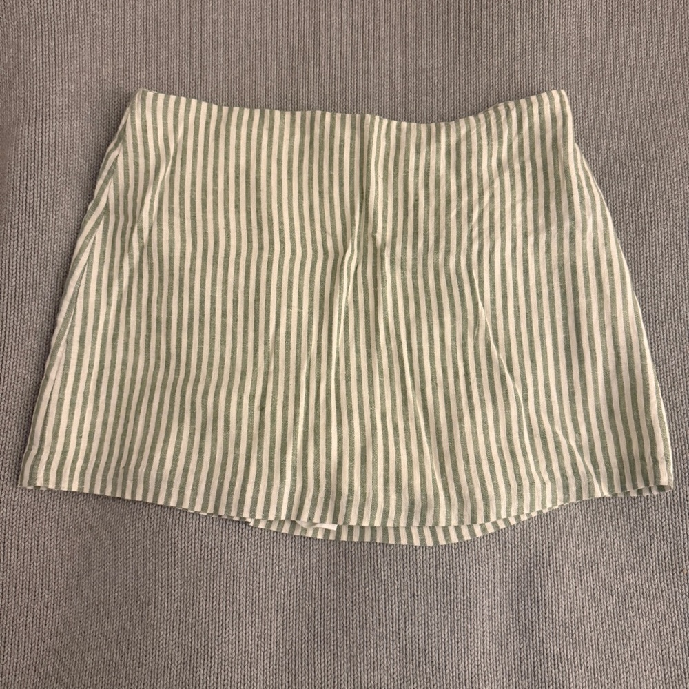 Abercrombie NWT Scarlett Linen Blended Mini Skort, Green Strip, size L